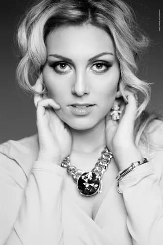 Music Artist Annie Bany, photographed by Marty Wayne
